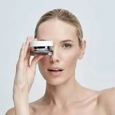 Entre el Cuidado Personal y el Consumo: Reflexiones sobre la Cosmética Moderna en la Era Digital